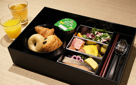 朝食