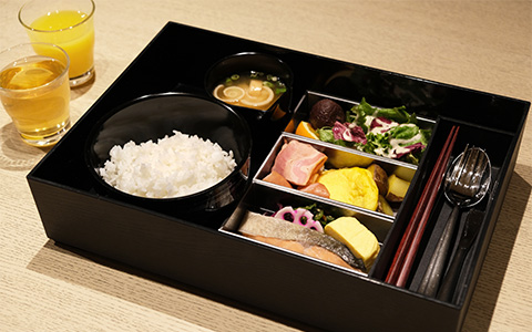 朝食